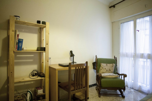 Cool twin bedroom not far from Facultad de Bellas Artes US - Gallery - 15