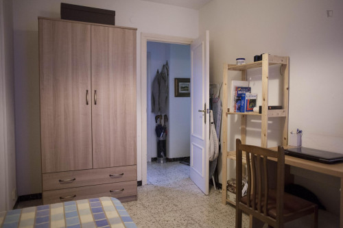 Cool twin bedroom not far from Facultad de Bellas Artes US - Gallery - 14