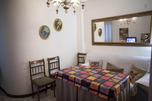 Cool twin bedroom not far from Facultad de Bellas Artes US - Gallery - 6
