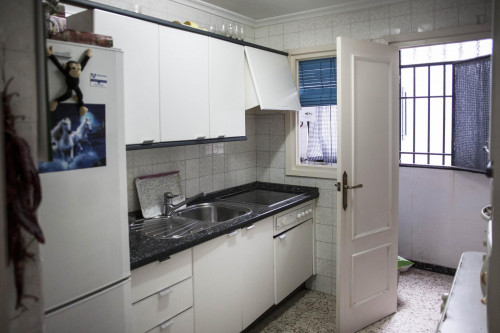 Cool twin bedroom not far from Facultad de Bellas Artes US - Gallery - 7