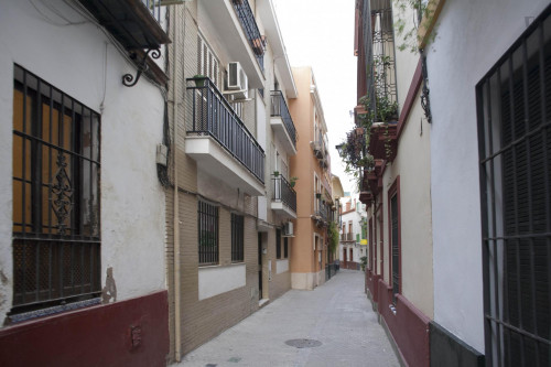 Cool twin bedroom not far from Facultad de Bellas Artes US - Gallery - 13
