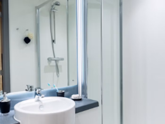 En-Suite Silver - 2