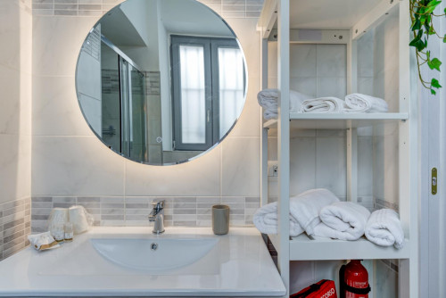 Bright studio close to Principi d'Acaja metro station - Gallery - 7