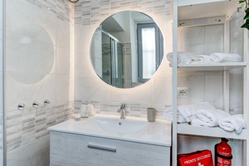 Bright studio close to Principi d'Acaja metro station - Gallery - 8