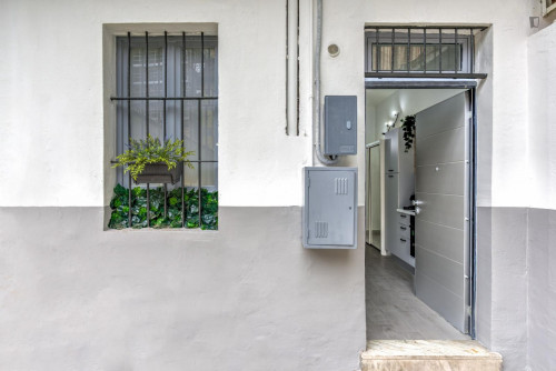 Bright studio close to Principi d'Acaja metro station - Gallery - 3