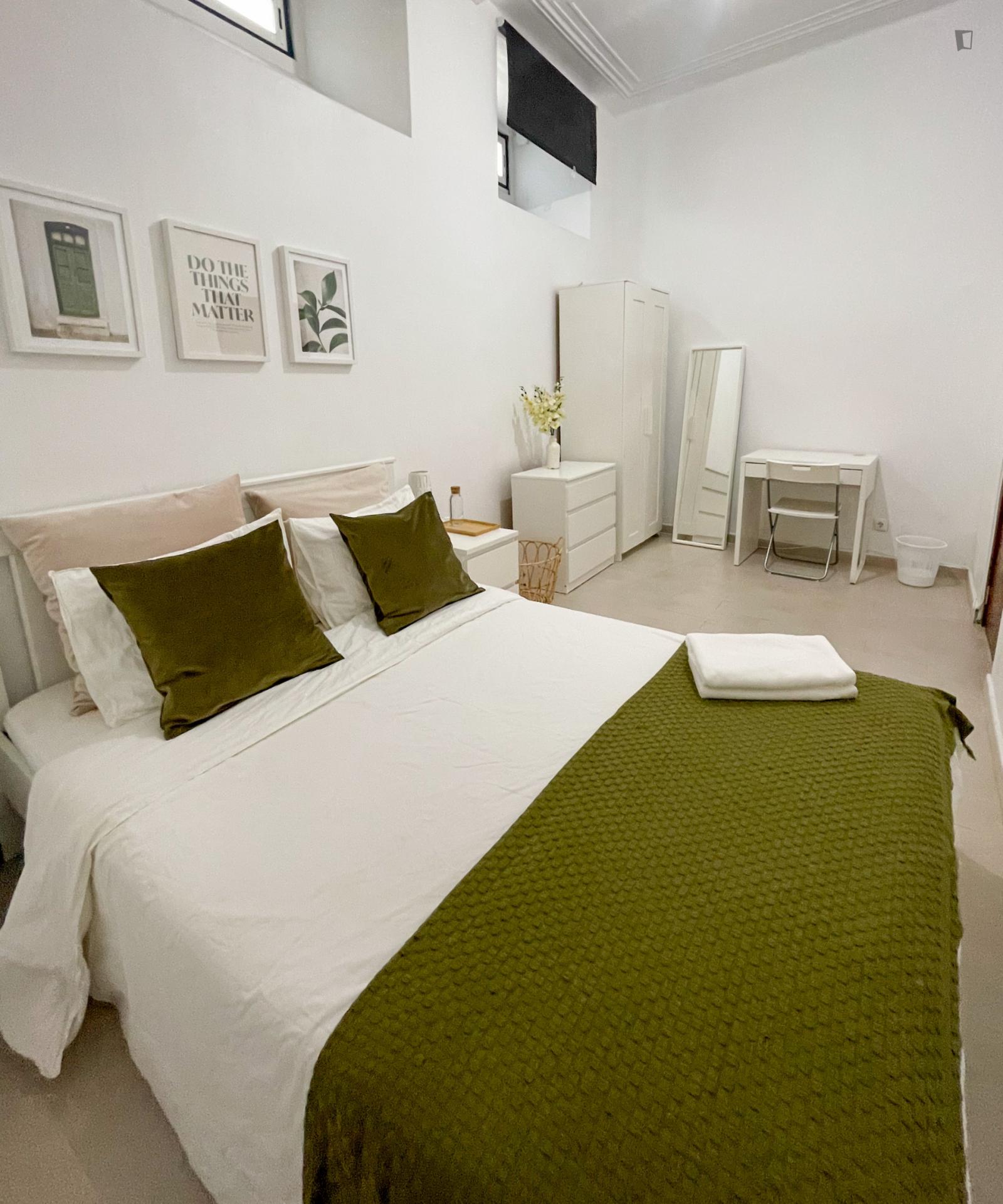  Lovely Double Bedroom Near Santa Apolónia Train Station  -  Lovely double bedroom near Santa Apolónia train station  - Gallery -  1