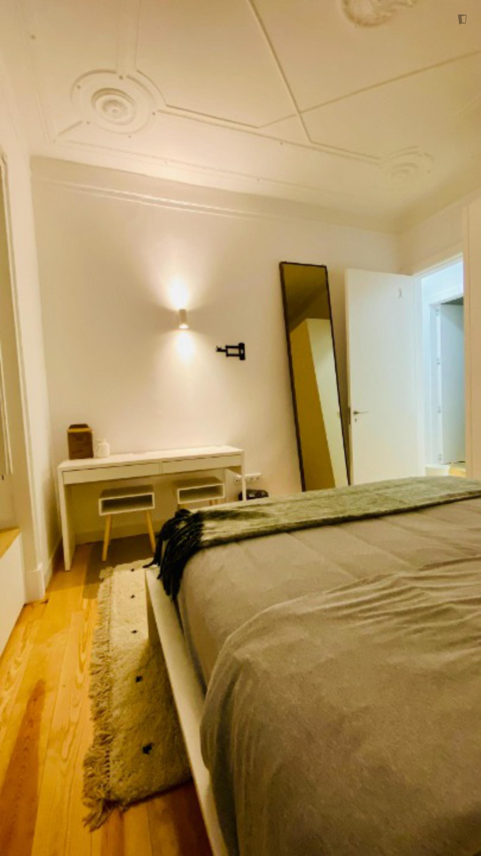 Lovely Double Bedroom W/ Private Bathroom In Arroios - 1