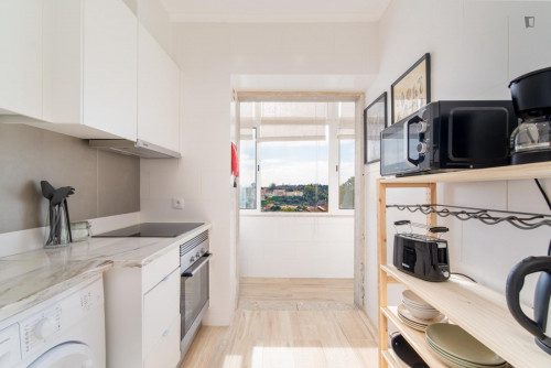 Pleasant 2-bedroom apartment with balcony in Olaias - Gallery - 12