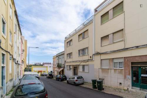 Pleasant 2-bedroom apartment with balcony in Olaias