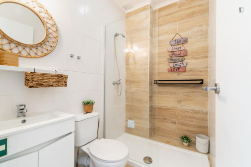 Pleasant 2-bedroom apartment with balcony in Olaias