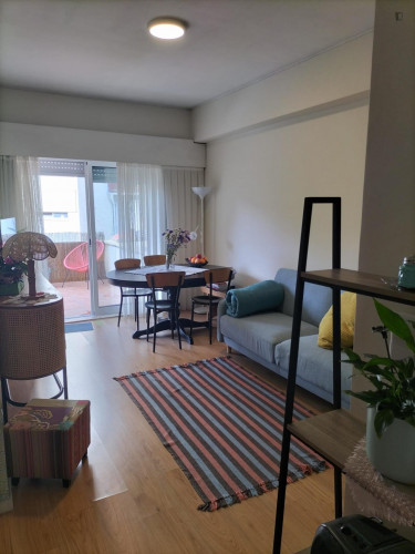 Sunny 1-bedroom apartment with spacious terrace next to metro!