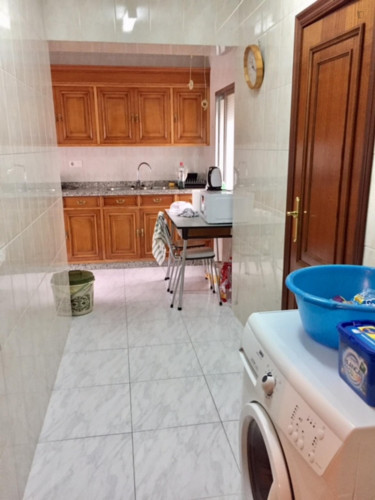Single bedroom in a 4-bedroom apartment near Puerta de Almodóvar