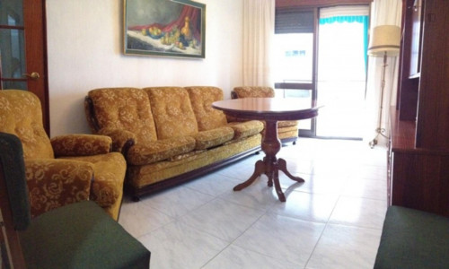 Single bedroom in a 4-bedroom apartment near Puerta de Almodóvar