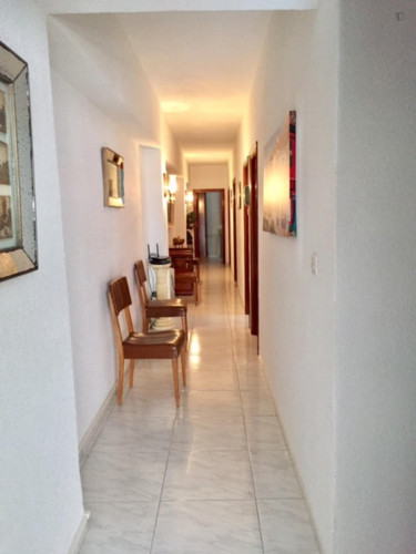 Single bedroom in a 4-bedroom apartment near Puerta de Almodóvar - Gallery - 9