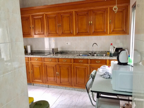 Single bedroom in a 4-bedroom apartment near Puerta de Almodóvar  - Gallery -  5