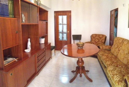 Single bedroom in a 4-bedroom apartment near Puerta de Almodóvar