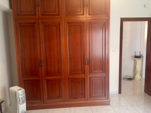Single bedroom in a 4-bedroom apartment near Puerta de Almodóvar