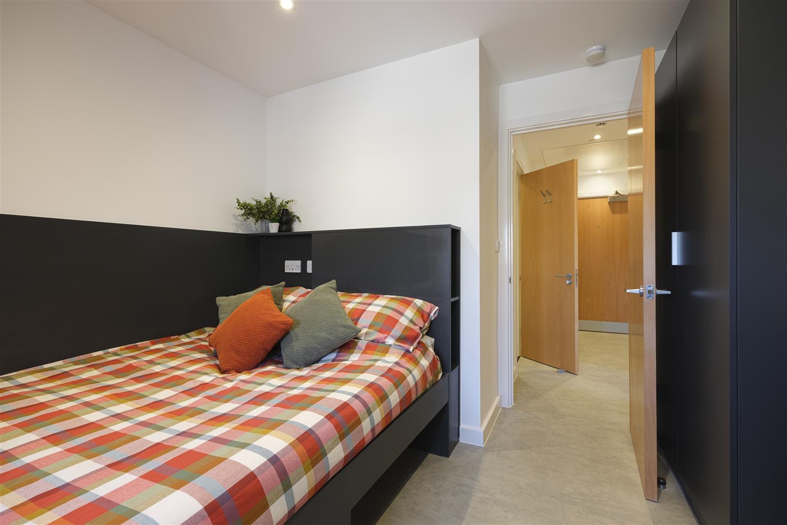 Studio Style F01 - Freeman  -  Westgate one  - Gallery -  1