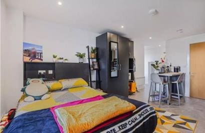  Studio Style B03- Davey  -  Westgate one  - Gallery -  1