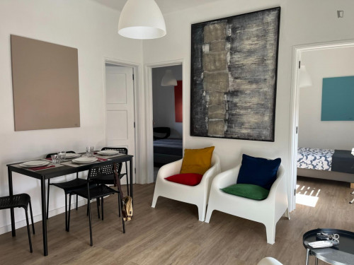 Lovely double bedroom close to Alcântara-Terra train station