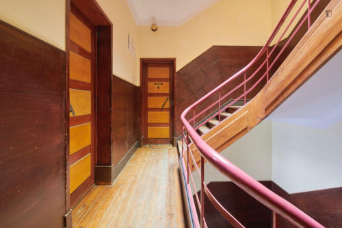 Cool double bedroom next to Areeiro metro station  - Gallery -  5