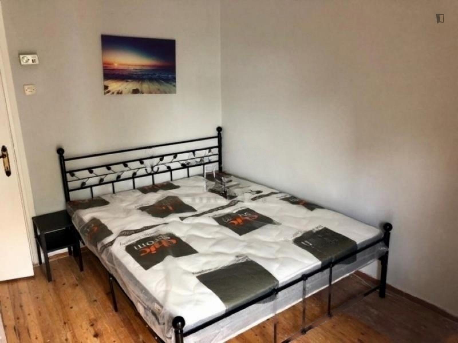 Double Bedroom Close To Aristotle's Square - Double bedroom close to Aristotle's Square - Gallery - 1
