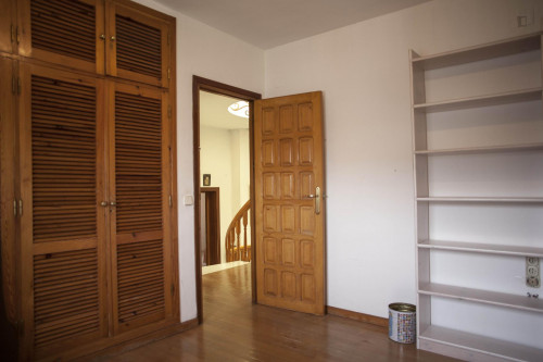 Great looking single bedroom near Universidad Pablo de Olavide