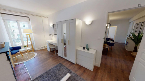 Comfortable double bedroom in Les Chalets