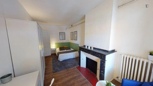 Comfortable double bedroom in Les Chalets