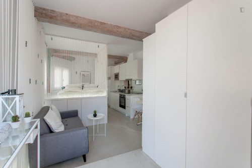 Ample and bright studio in Benicalap - Gallery - 13