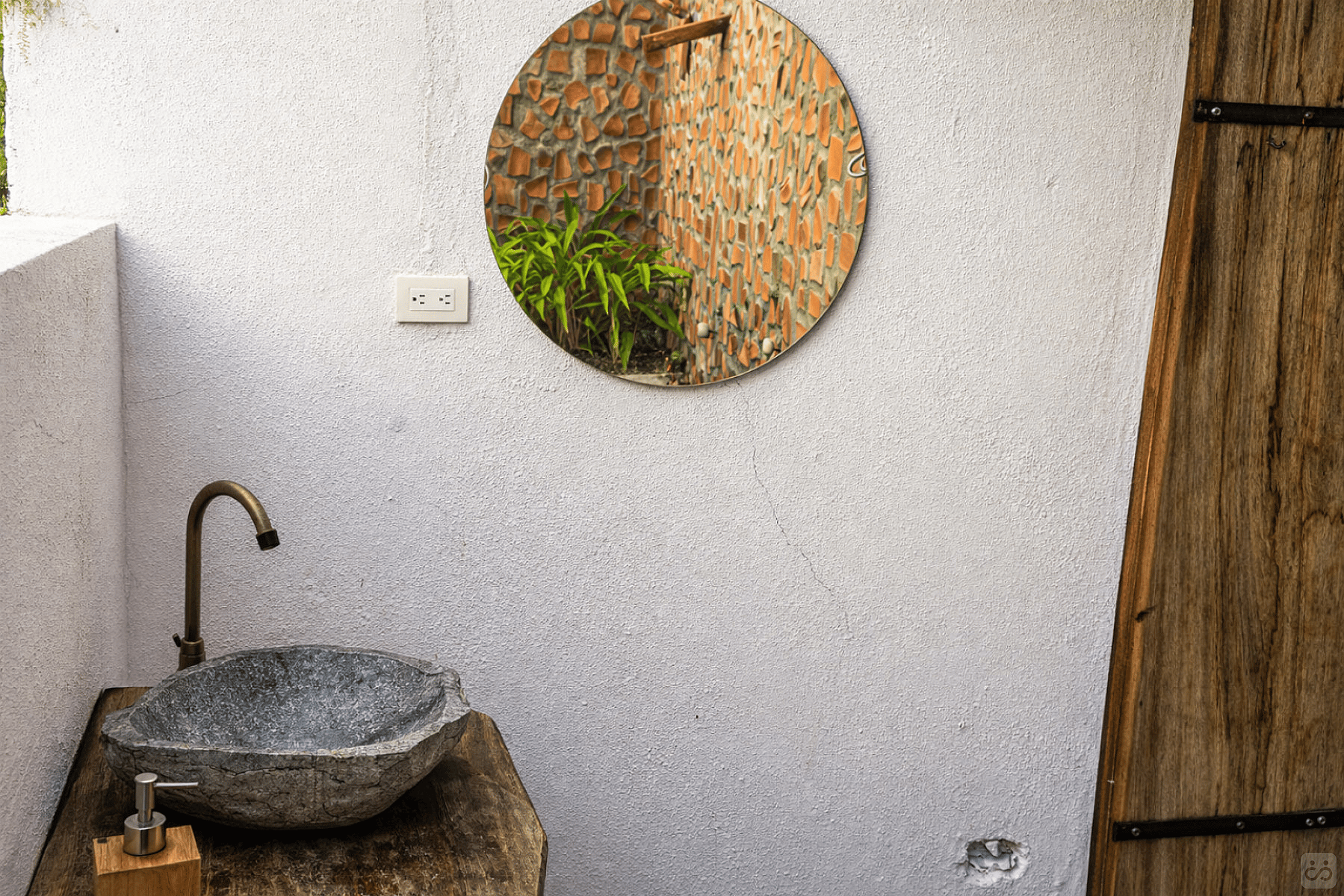 Open Sky/Garden Shower Room - 4