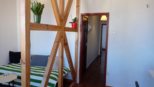 Cosy 2-bedroom apartment close to Santa Apolónia train station