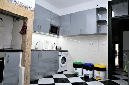 Comfy double bedroom in residential Arroios - Gallery - 21