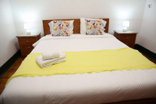Comfy double bedroom in residential Arroios - Gallery - 25