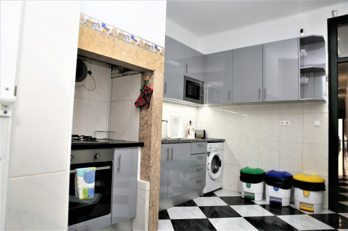 Comfy double bedroom in residential Arroios - Gallery - 22