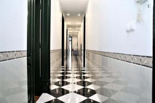 Comfy double bedroom in residential Arroios - Gallery - 7