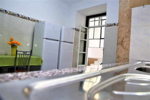 Comfy double bedroom in residential Arroios - Gallery - 16
