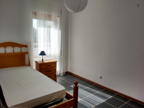 Single room with private toilet near Castelo Branco hospital