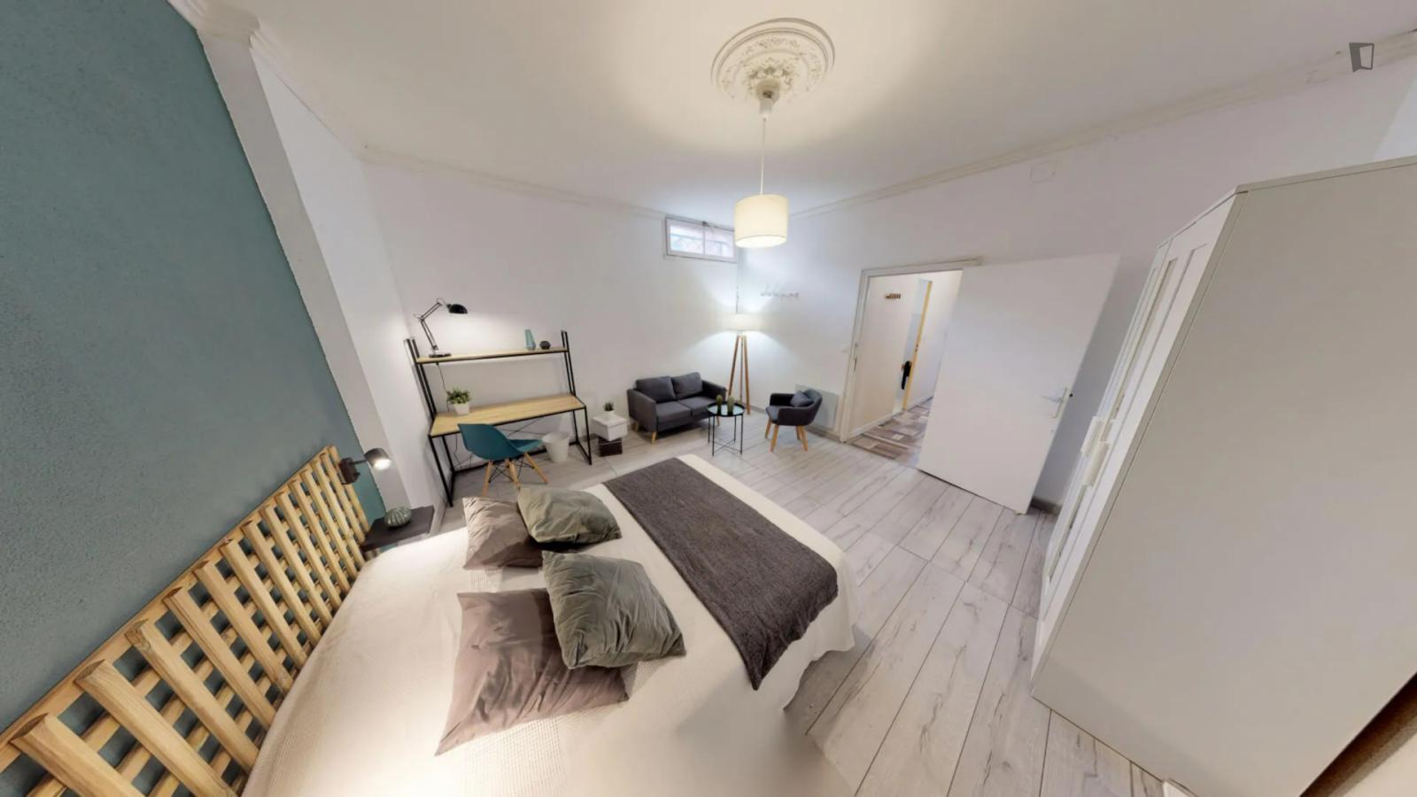 Spacious Double Bedroom Near Arc De Triomphe - 1
