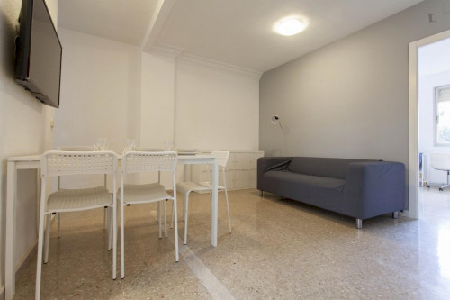 Relaxing single bedroom in residential Sant Antoni - Gallery - 5