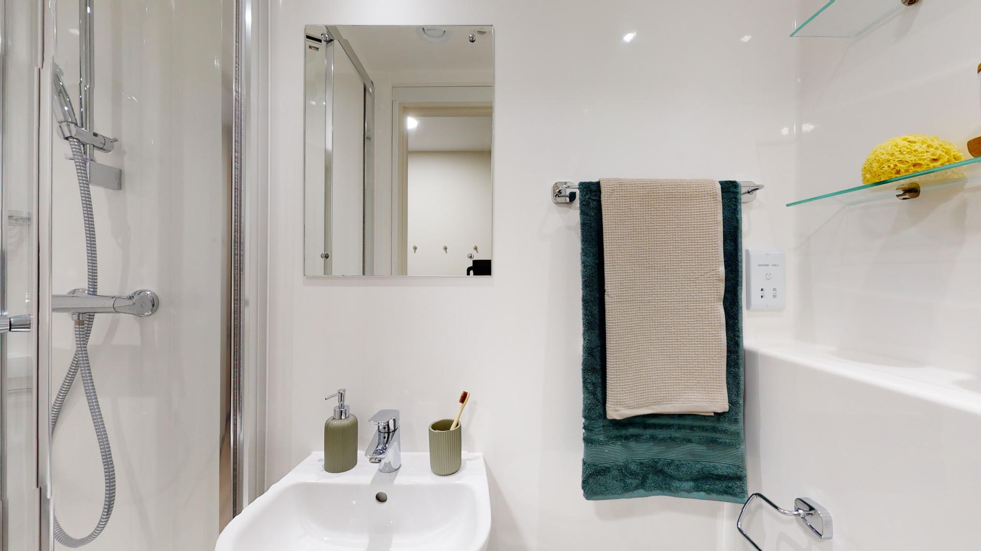 2 Bed Flat - Stanley Studios Southampton - Gallery - 3