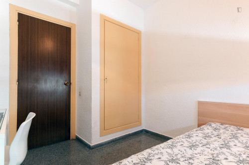 Pleasant double bedroom near Facultats metro station - Gallery - 2