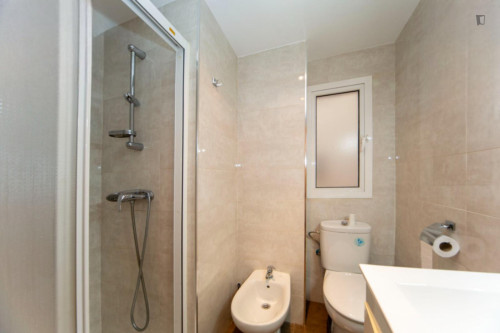 Inviting double bedroom close to Capela Real de Granada