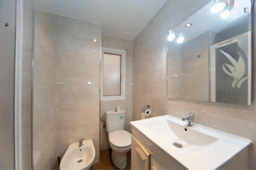 Inviting double bedroom close to Capela Real de Granada