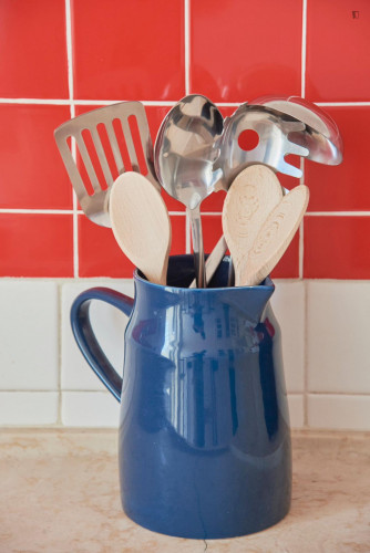 Spacious double bedroom with balcony in Arroios