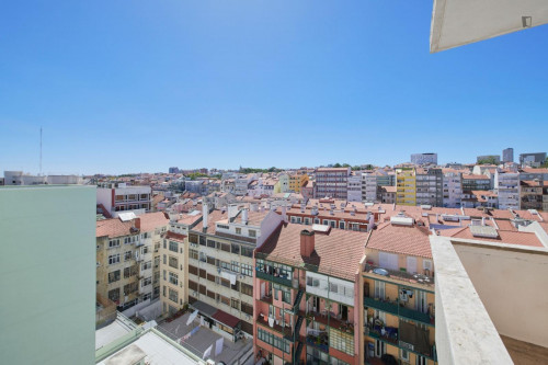 Spacious double bedroom with balcony in Arroios - Gallery - 33