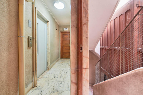 Spacious double bedroom with balcony in Arroios - Gallery - 12