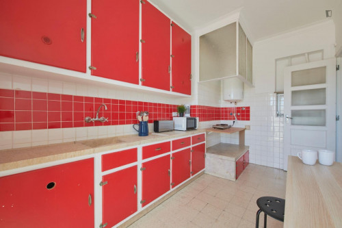 Spacious double bedroom with balcony in Arroios - Gallery - 39