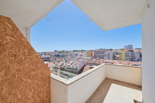 Spacious double bedroom with balcony in Arroios - Gallery - 21