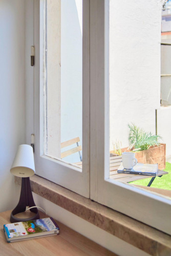 Spacious double bedroom with balcony and outdoor space in Arroios - Gallery - 11